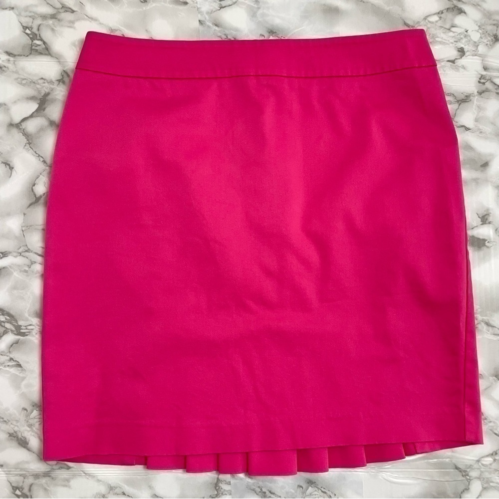 Ricki’s Hot Pink Knee length size 10 with pleats on back - Picture 9 of 12